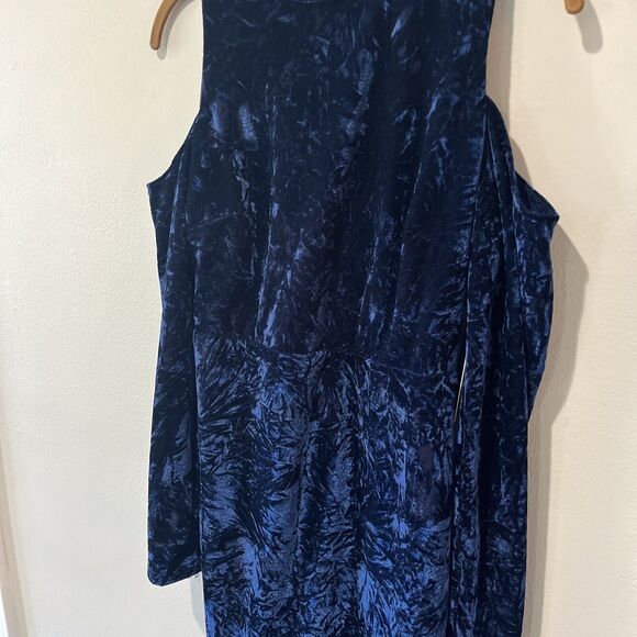 Lulus Mini Dress Medium A Little Crush Navy Blue Velvet Cold Shoulder Bodycon - Picture 3 of 10